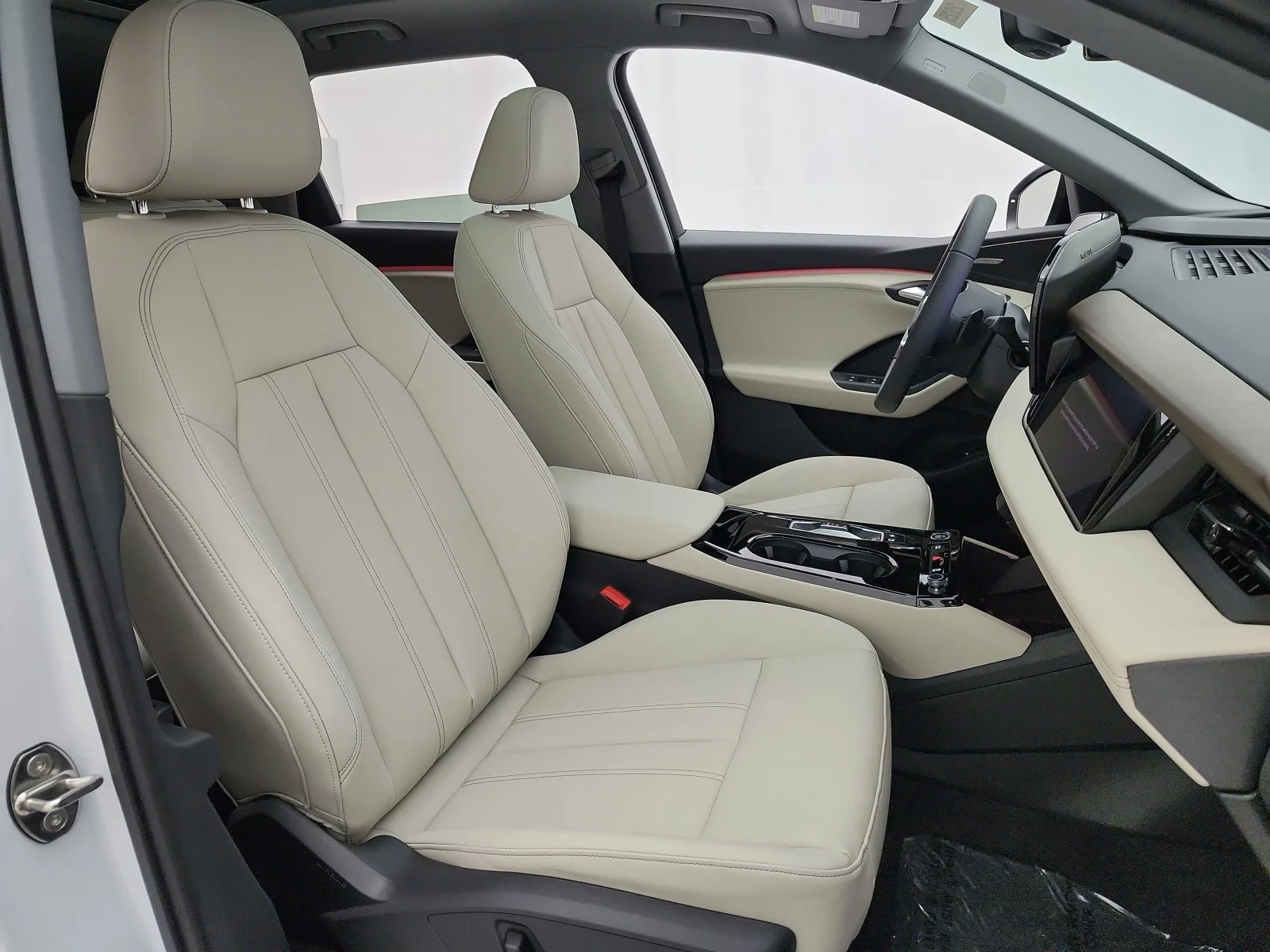 New 2027 Glacier White Metallic Audi Premium Plus quattro image 14