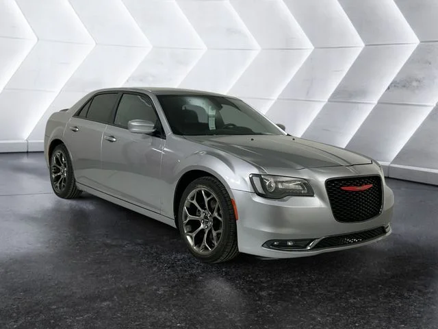 2017 Chrysler 300 S's photo