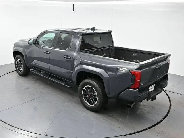 Used 2025 Underground Toyota SR5 image 34