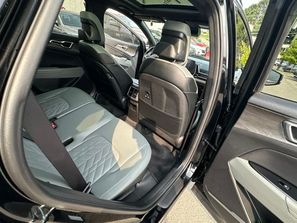 Used 2023 Black Kia X-Line image 32