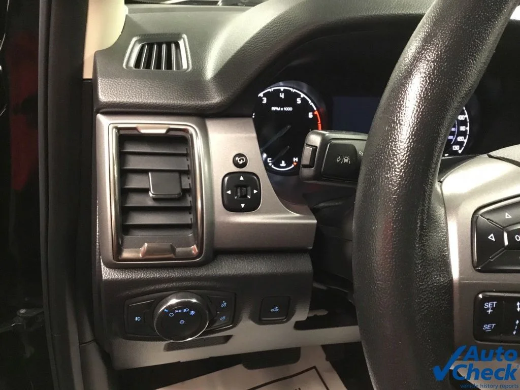 Used 2019 Black Ford XLT image 28