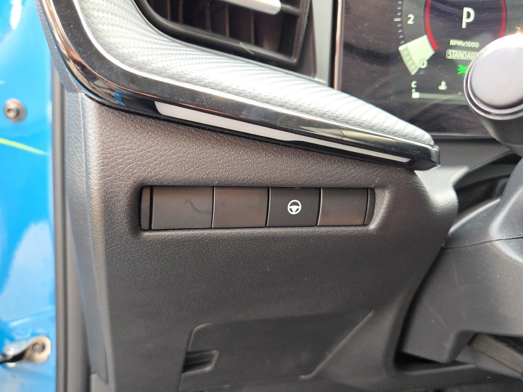 Certified Used 2025 White Nissan SR image 20