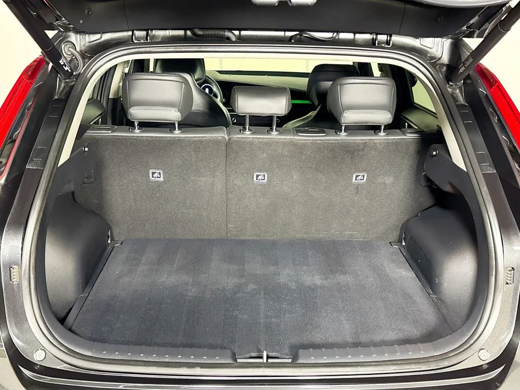 Used 2024 Gray Kia Wind image 21