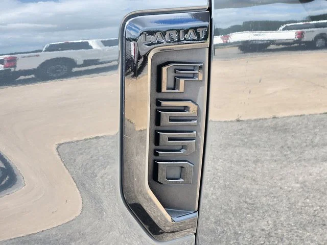 Used 2021 Gray Metallic Ford Lariat image 12