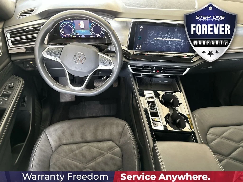 Used 2025  Volkswagen 2.0T SE w/Technology image 16
