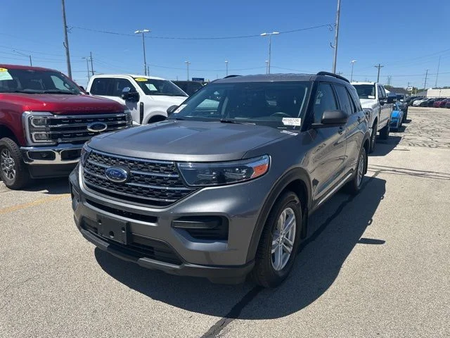 2023 Ford Explorer XLT 4WD's photo