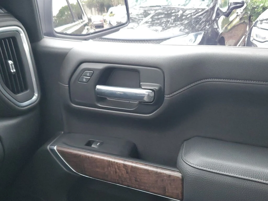 Used 2022 Black GMC Denali image 30