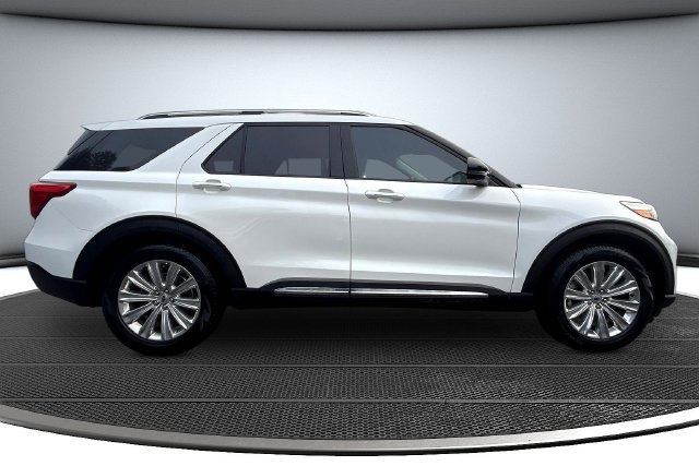 Used 2020 White Ford Limited image 4