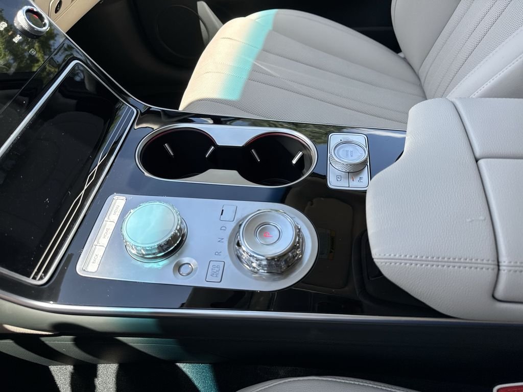 New 2026 White Genesis 2.5T image 22