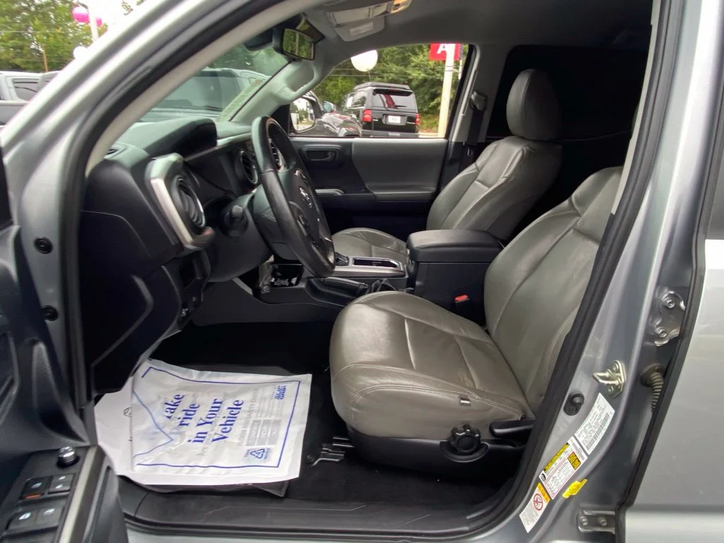 Used 2018 Silver Toyota SR5 image 5