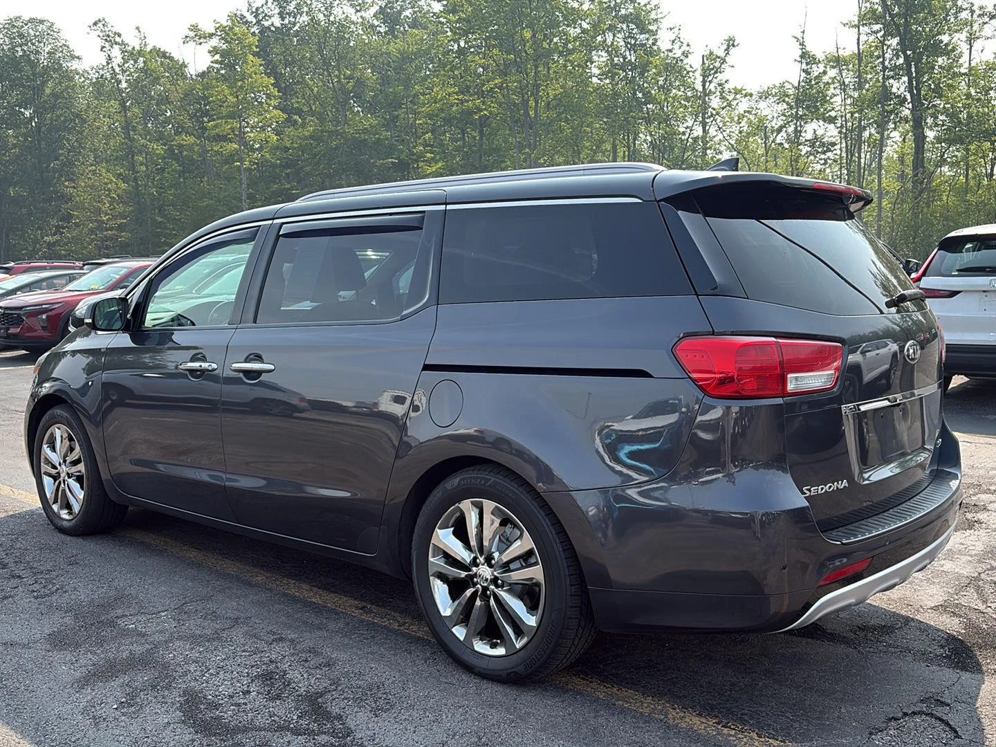 Used 2016 Platinum Graphite Kia Limited image 5
