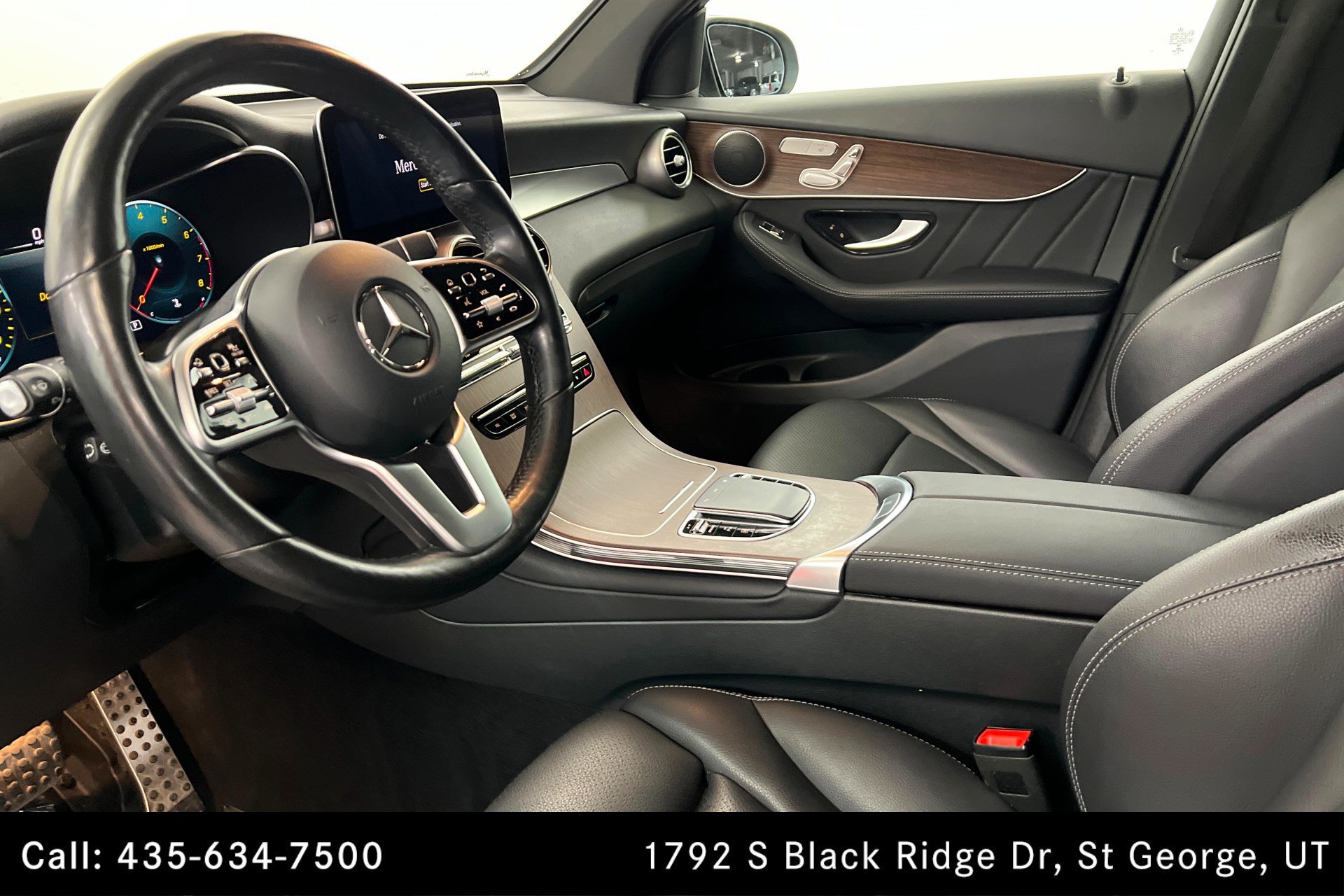 Certified Used 2022 CIRRUS SILVER METALLIC Mercedes-Benz GLC 300 image 16