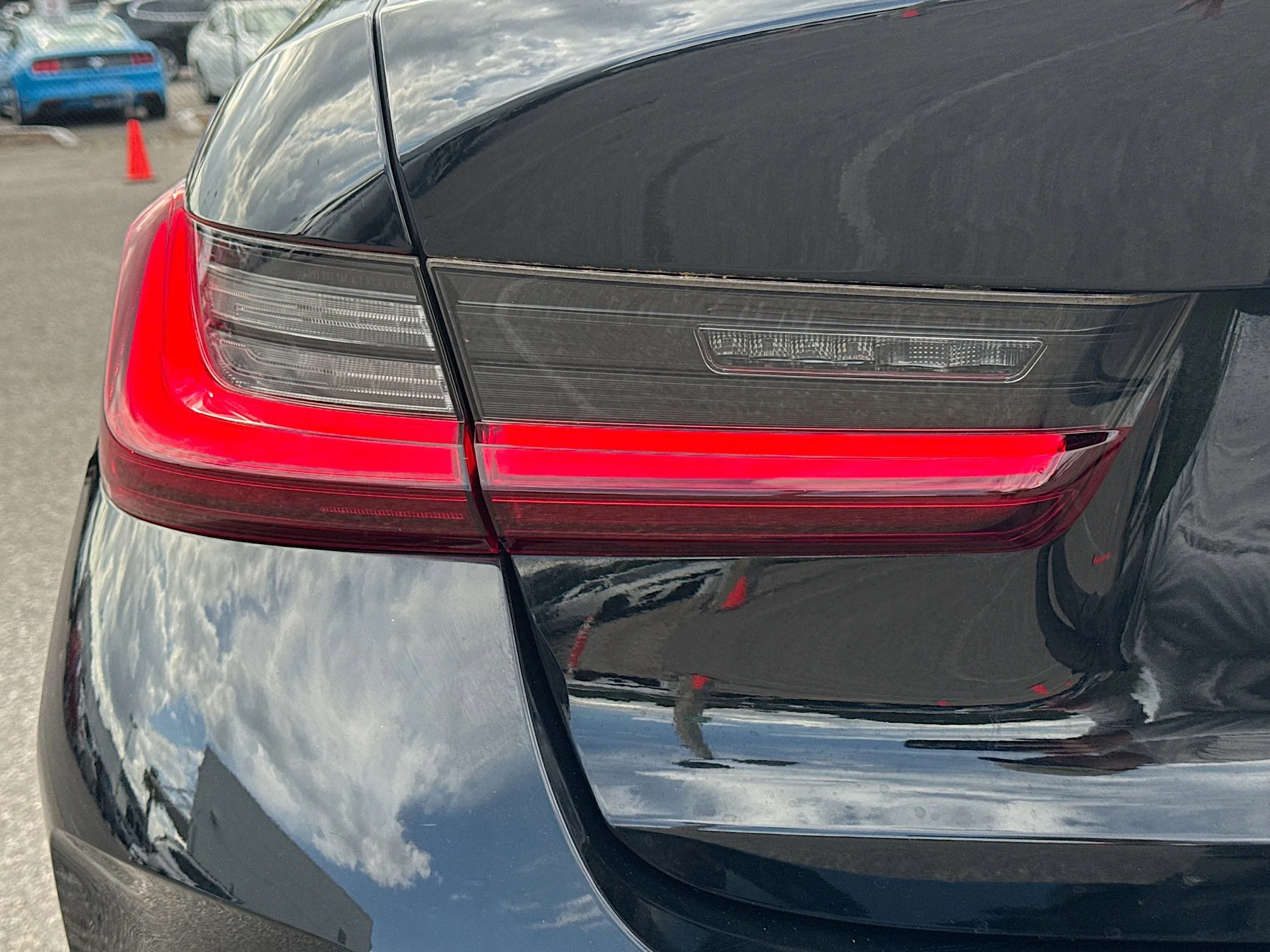 Used 2023 Jet Black BMW 330i image 10