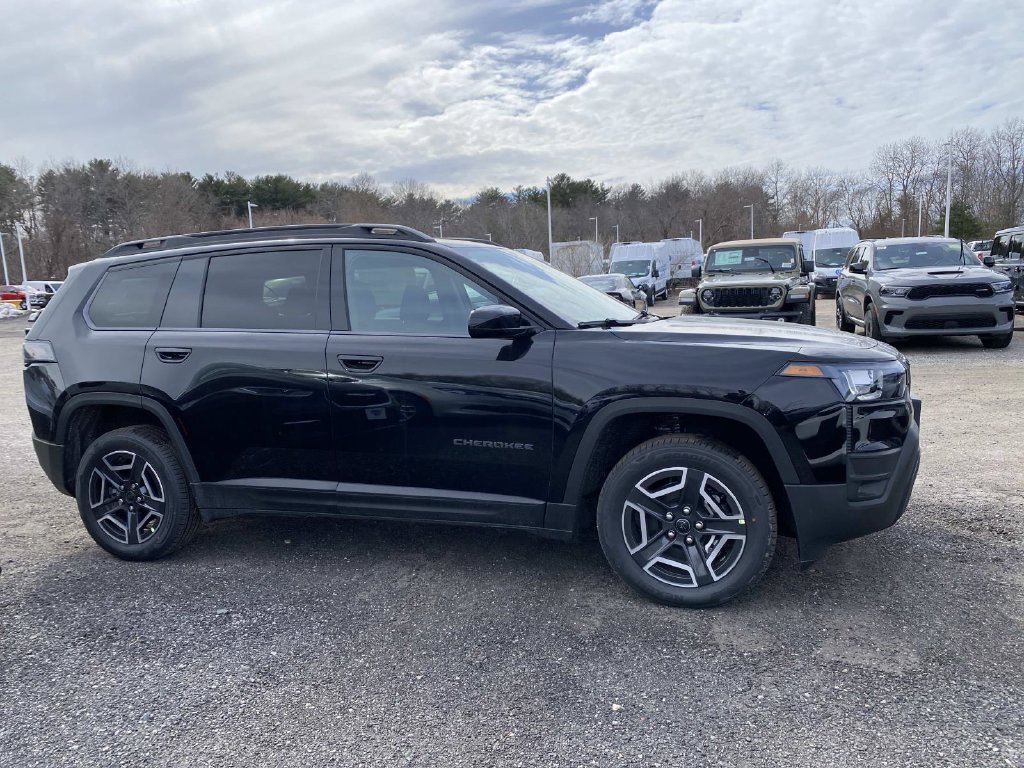 New 2026 Diamond Black Crystal Pearl-Coat Exterior Paint Jeep Laredo image 2