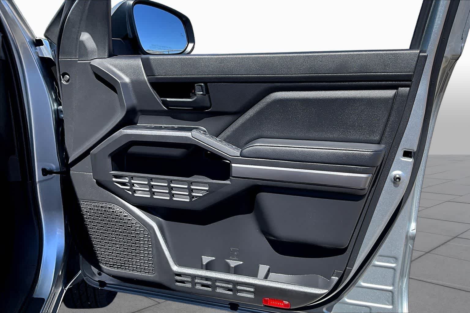 2026 Toyota Tacoma SR5 - Photo 22