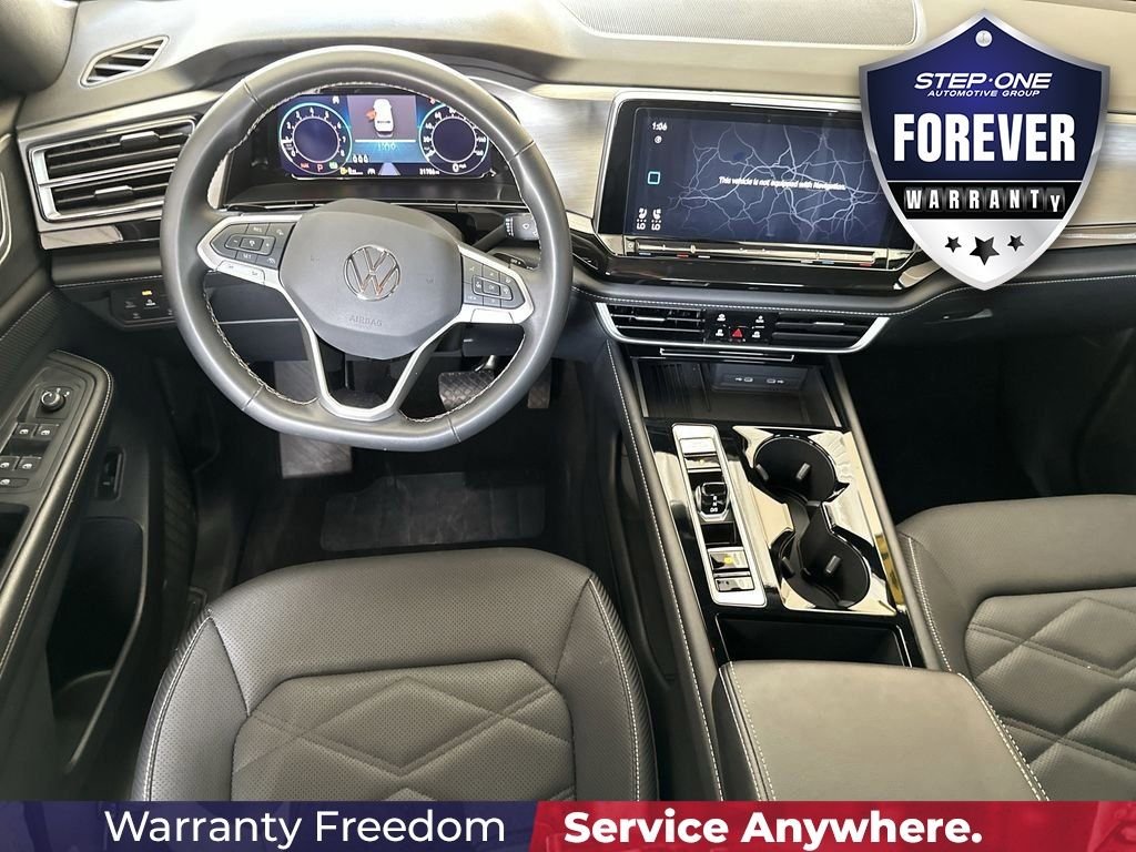 Used 2025  Volkswagen 2.0T SE w/Technology image 16