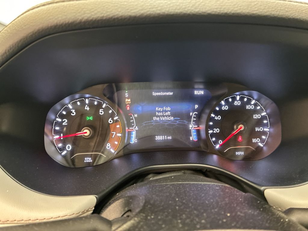 Used 2025 White Jeep Limited image 15