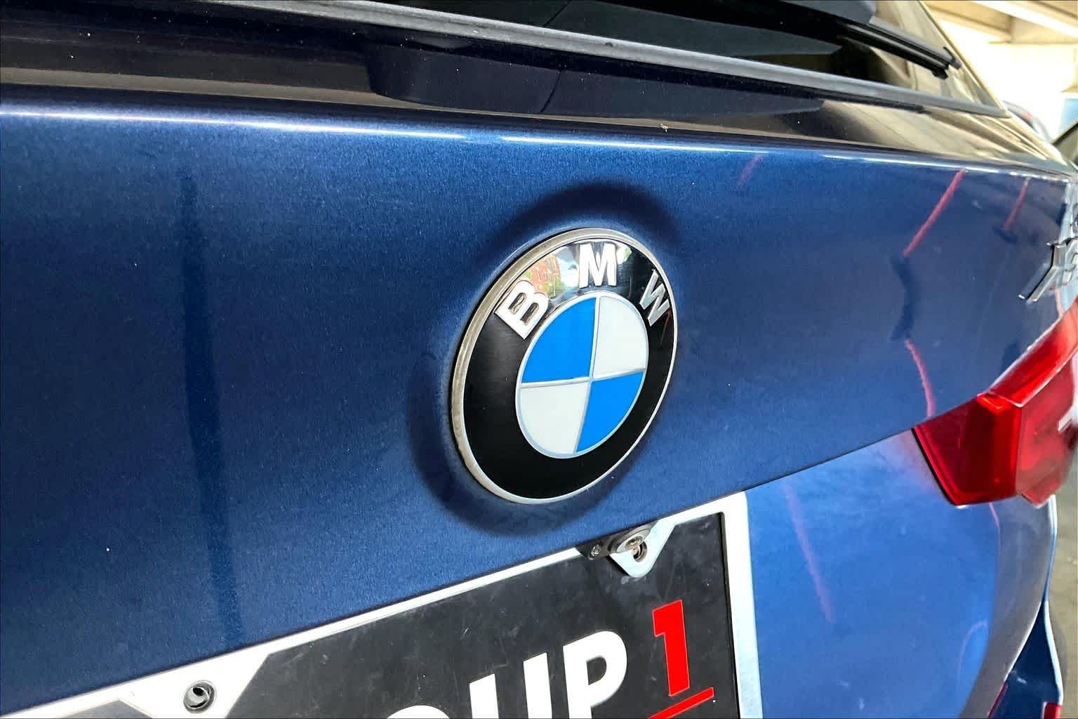 Used 2018 Phytonic Blue Metallic BMW xDrive30i image 30