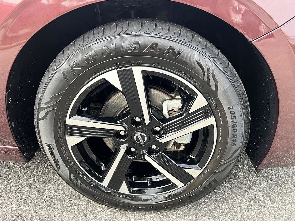 Certified Used 2025 Rosewood Metallic Nissan SV image 12