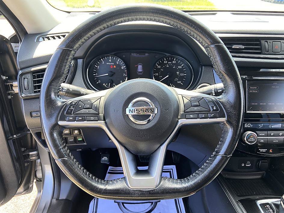 Used 2018 Gun Metallic Nissan SL image 13