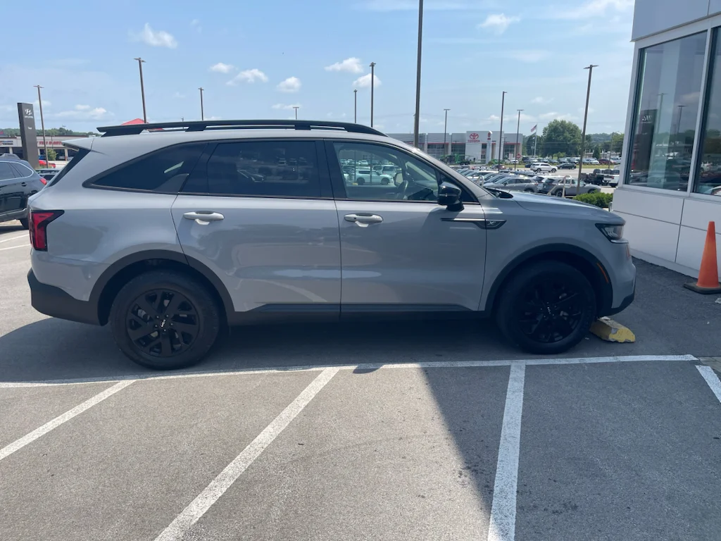 Used 2023 Wolf Gray Kia X-Line S image 5