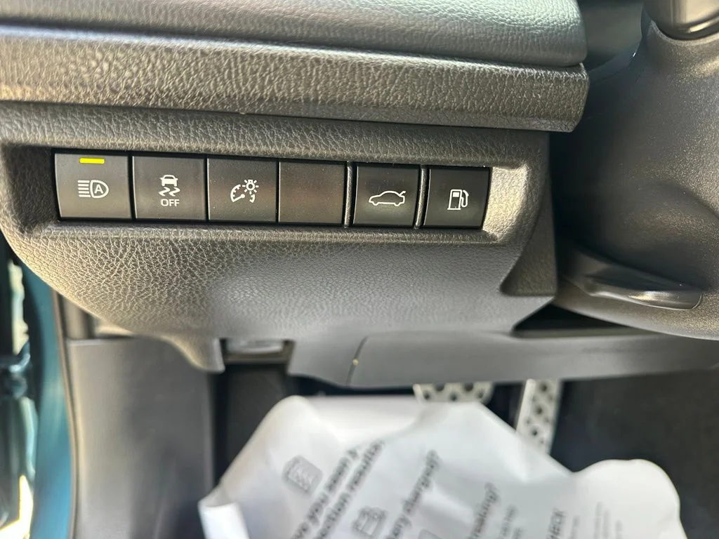 2025 Toyota Camry XSE - Photo 13