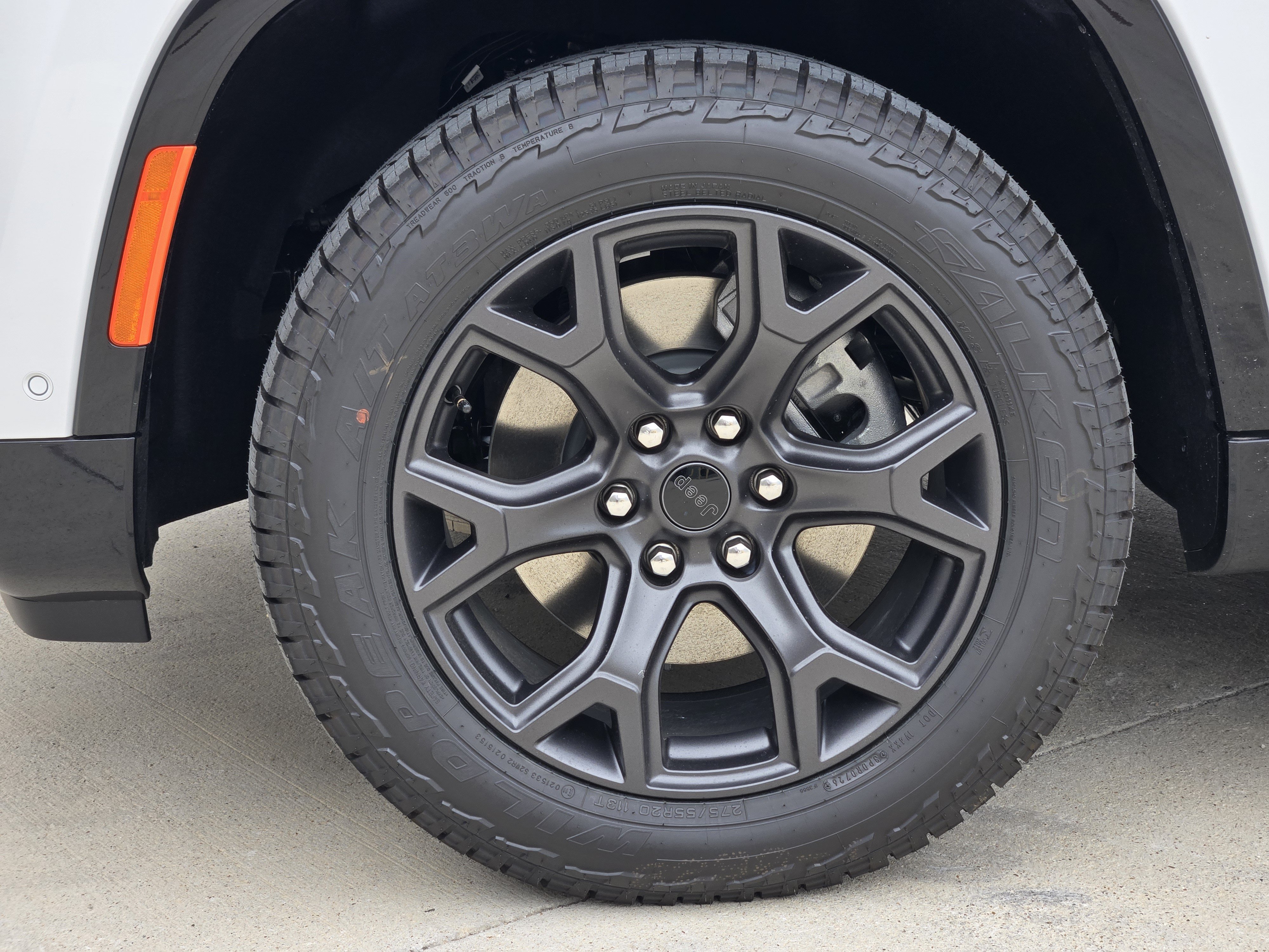 New 2026 Bright White Clear-Coat Exterior Paint Jeep Upland image 9