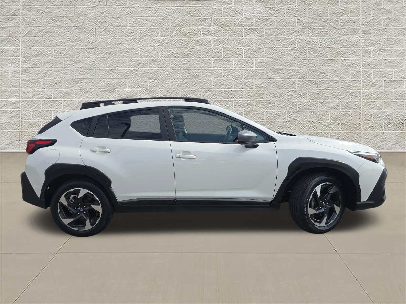 Used 2024 Crystal White Pearl Subaru Limited image 8