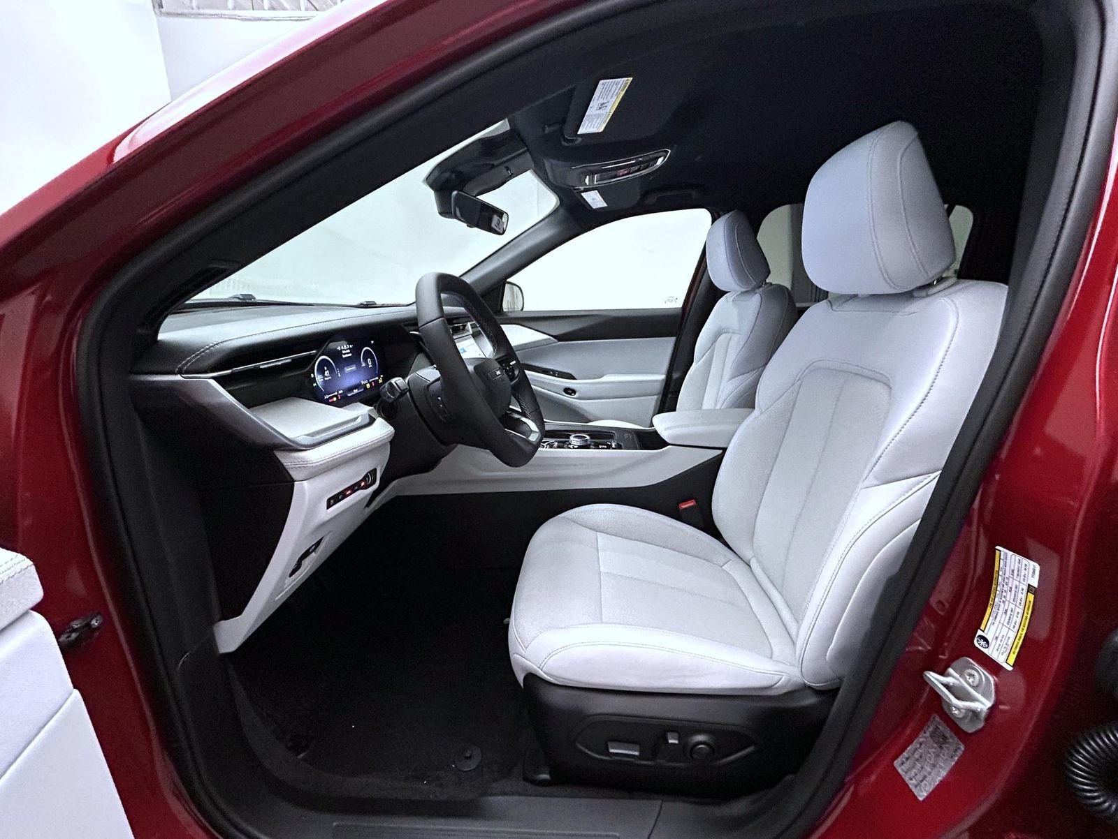New 2026 Red Hot Pearl-Coat Exterior Paint Jeep Laredo image 10