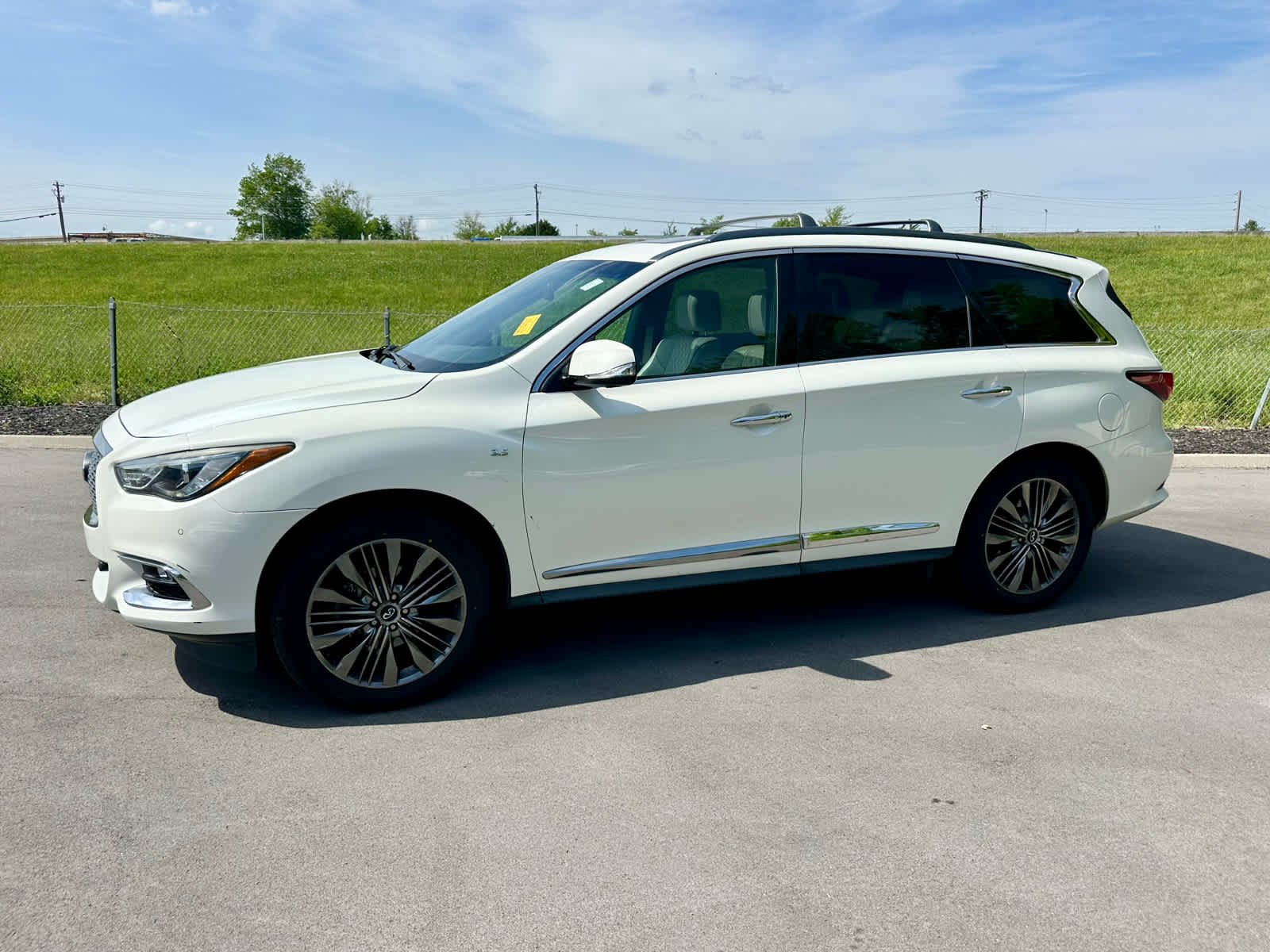 2019 INFINITI QX60 LUXE