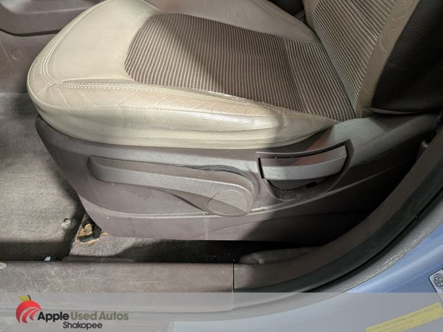 Used 2013 Blue Hyundai GLS image 11