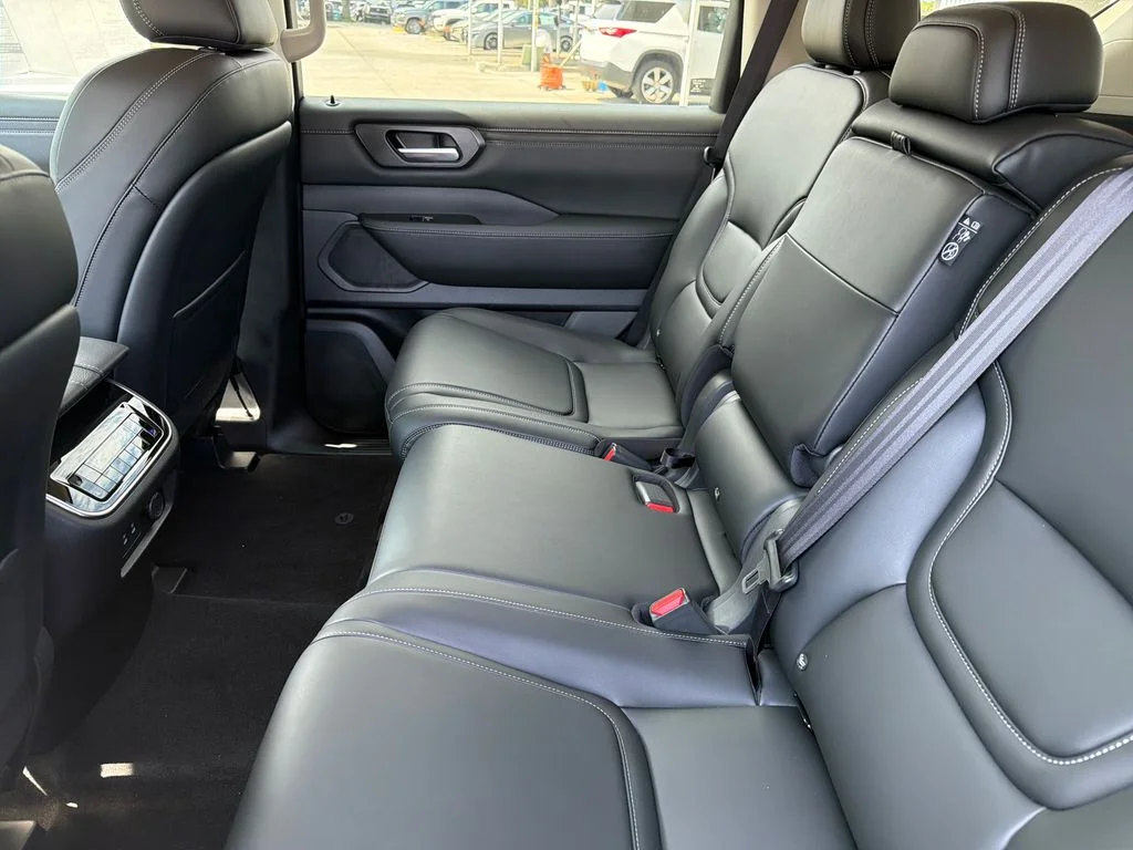 2026 Nissan Armada SV - Photo 28