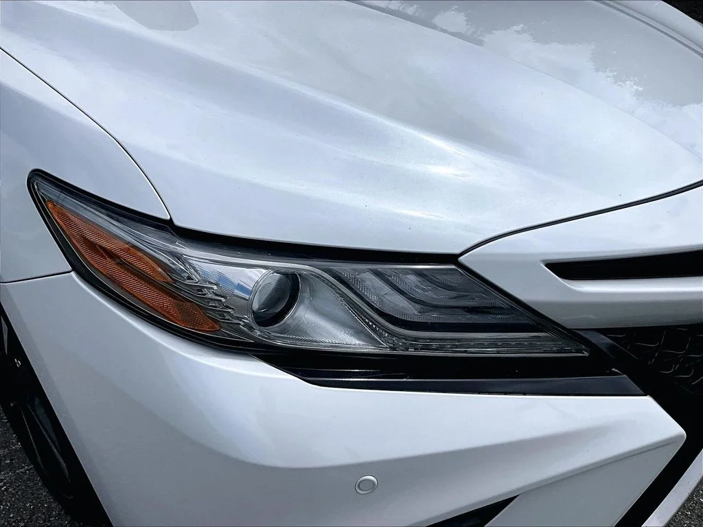 Used 2018 Black Toyota XSE V6 image 33