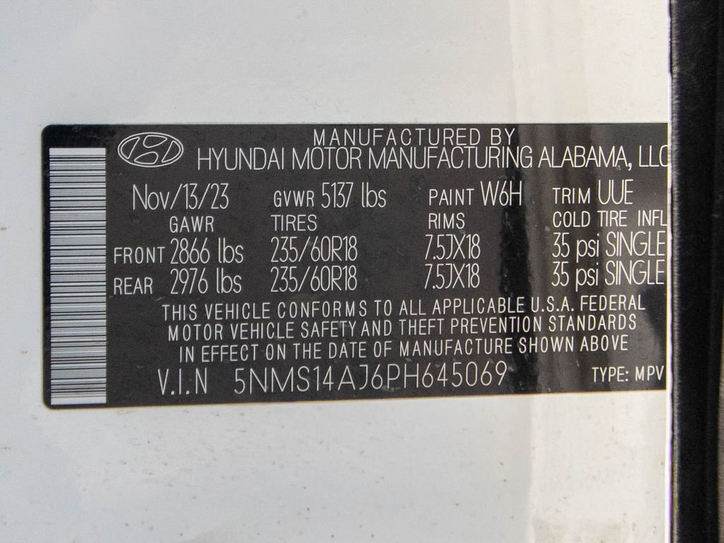 Used 2023 White Hyundai SE image 28