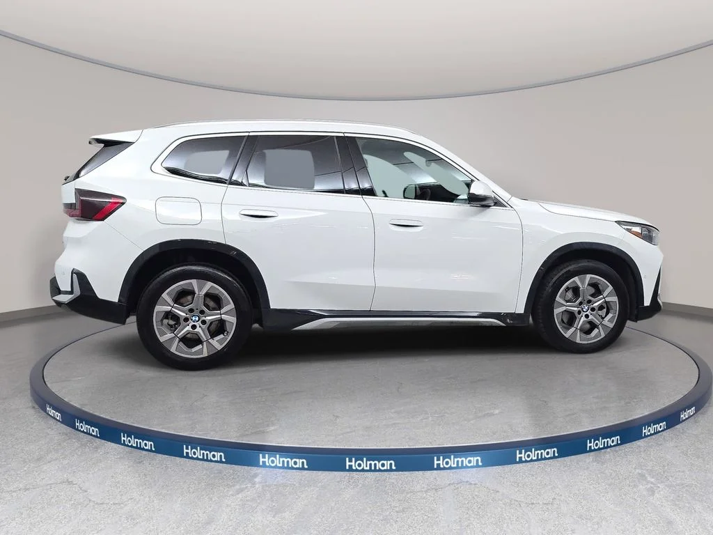 Used 2025 Alpine White BMW xDrive28i image 5