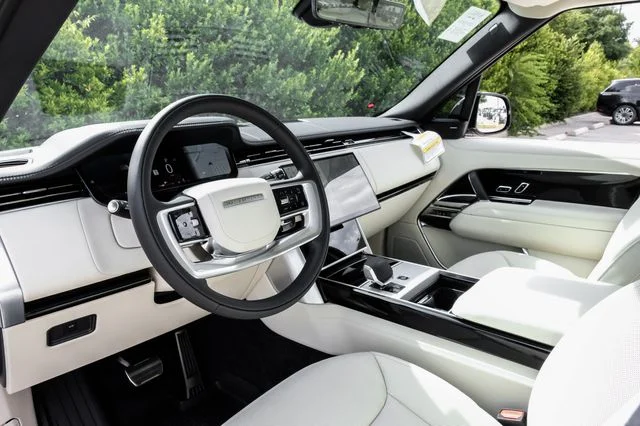 New 2026 White Land Rover SE image 3