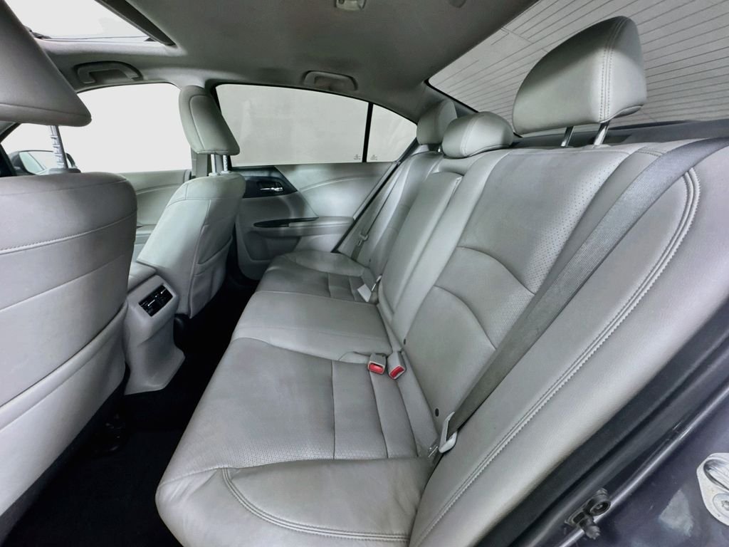 Used 2015 Gray Honda EX-L image 31