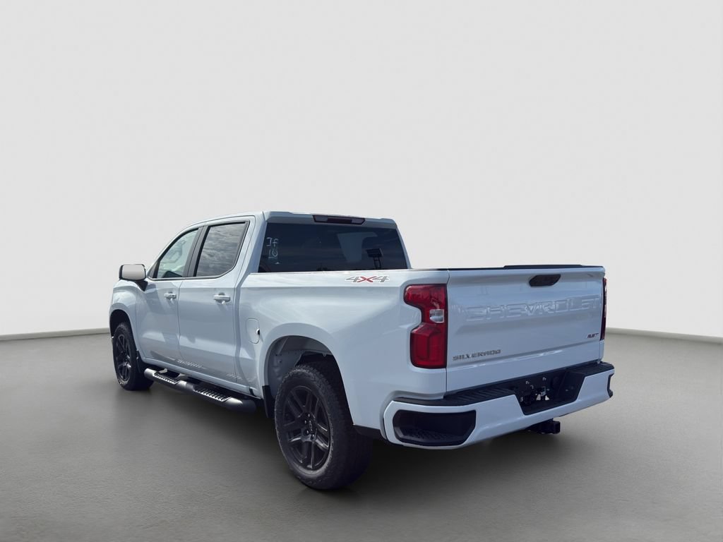 New 2026 Summit White Chevrolet RST image 4