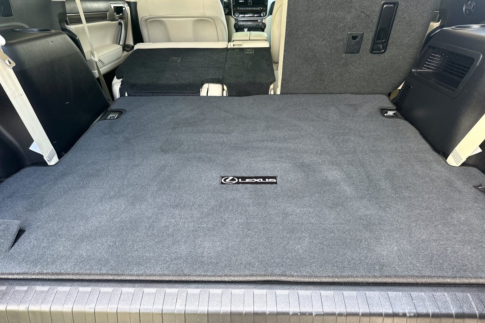 Used 2022 Silver Lexus 460 image 15