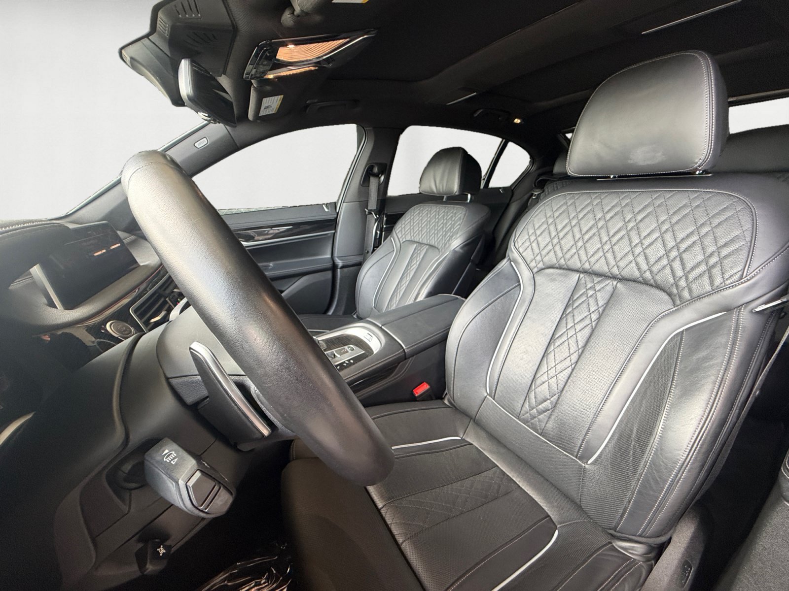 Used 2020 Bemina Grey Amber Effect BMW 750i xDrive image 10