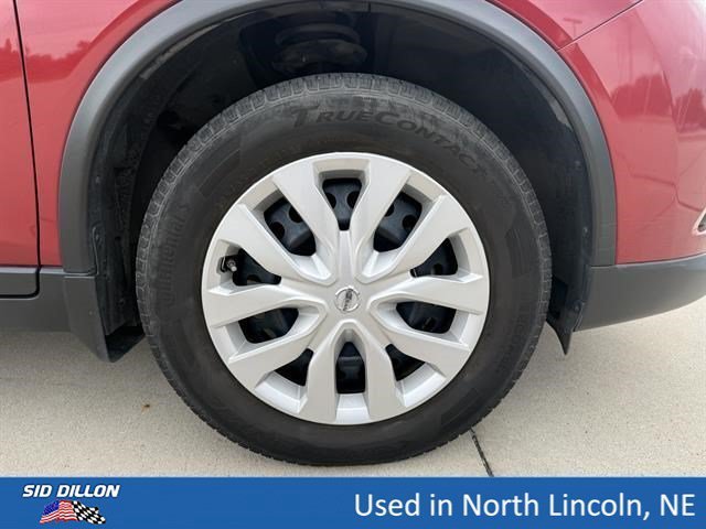 Used 2015 Cayenne Red Nissan S image 9