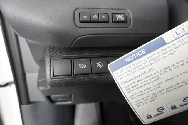 New 2026 CRYSTAL WHITE PEARL Subaru Premium image 15