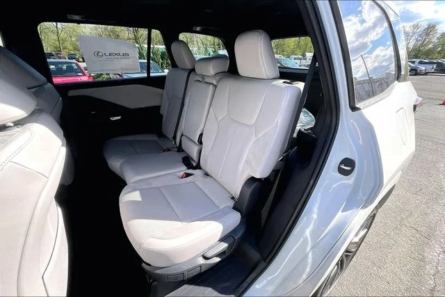 New 2026 Wind Chill Pearl Lexus Luxury image 10