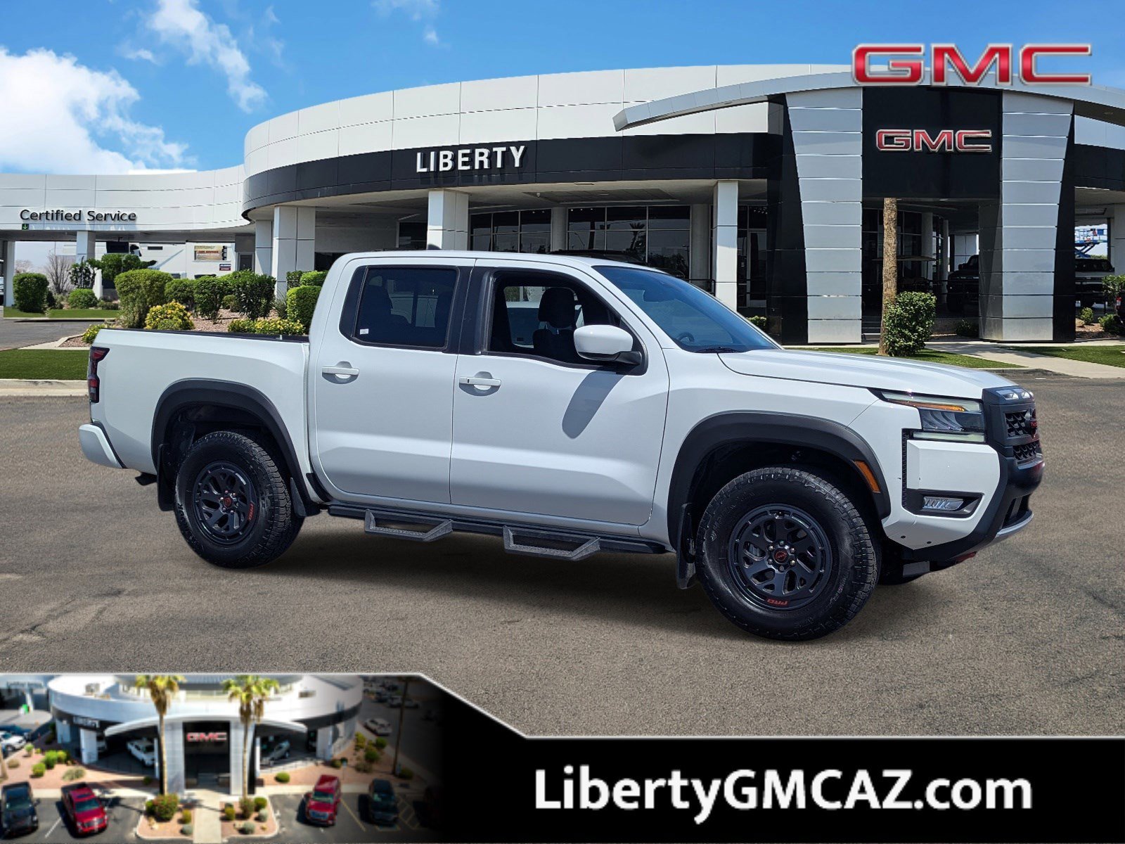 2025 Nissan Frontier PRO-4X Crew Cab 4X4's photo
