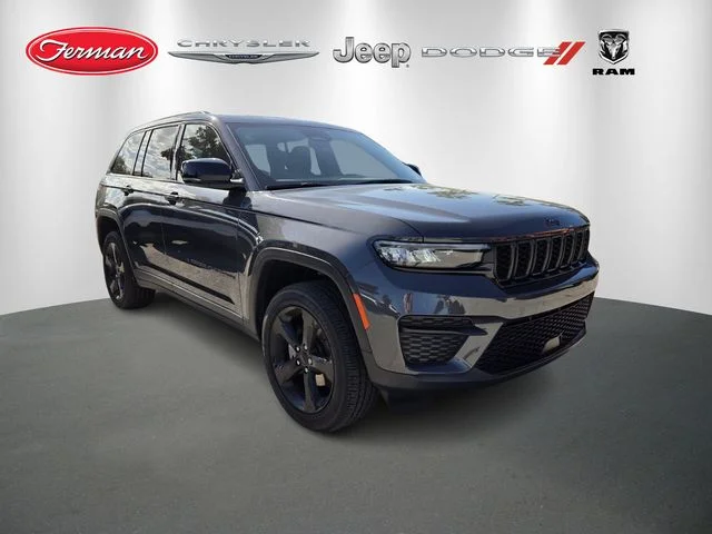 2025 Jeep Grand Cherokee Altitude's photo