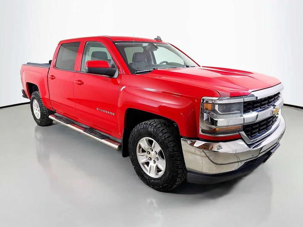Used 2016 Red Chevrolet LT image 4