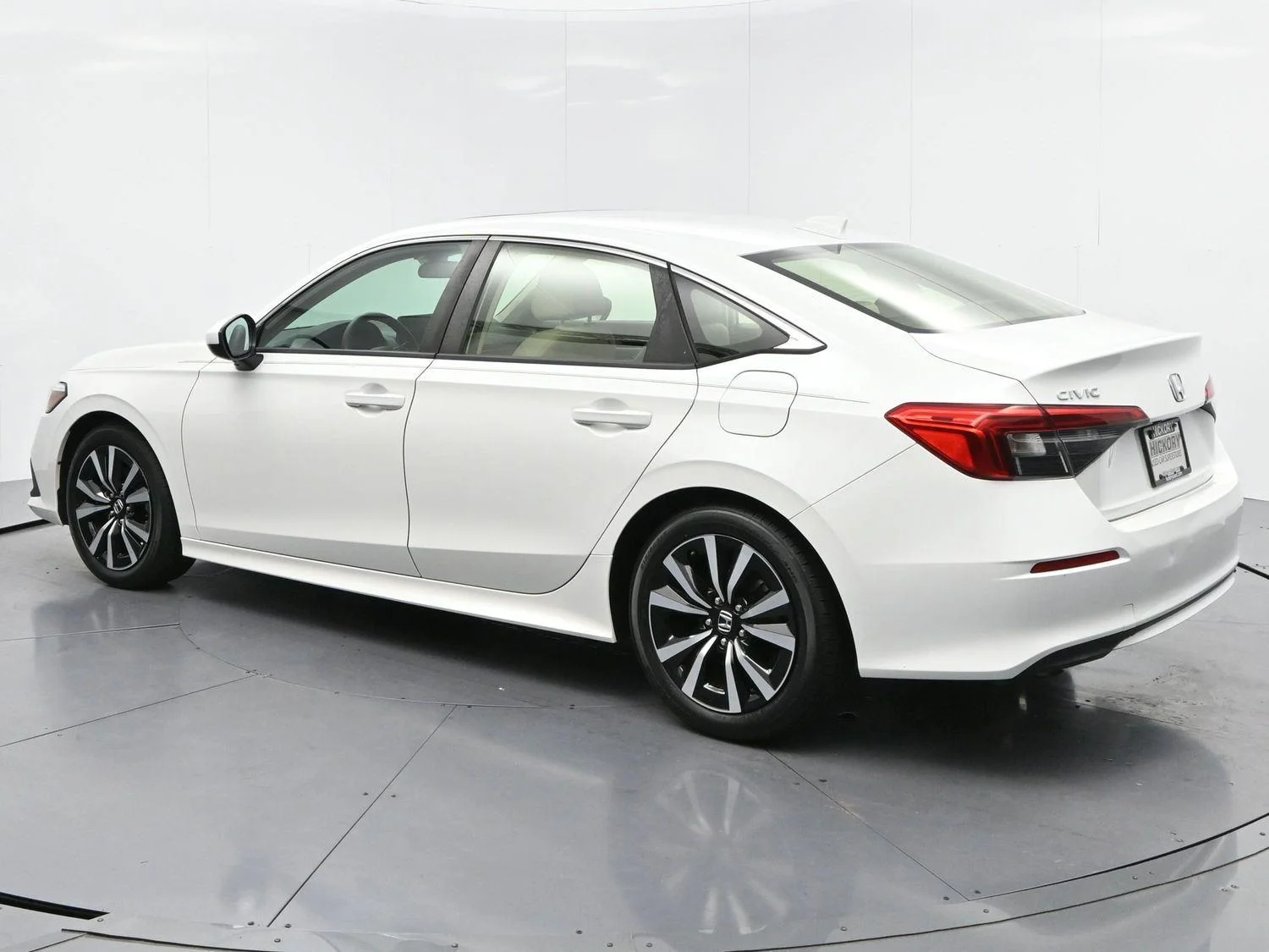 Used 2022 Platinum White Pearl Honda EX image 5