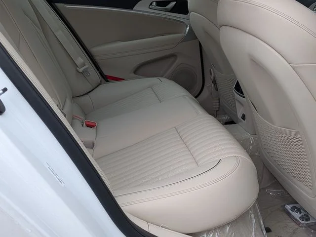 Used 2026 White Genesis 2.5T Prestige image 25
