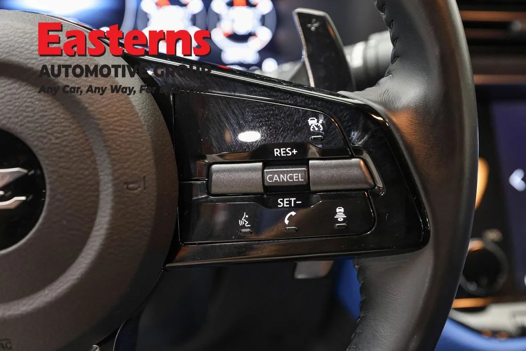 Used 2025 White Nissan Performance image 16