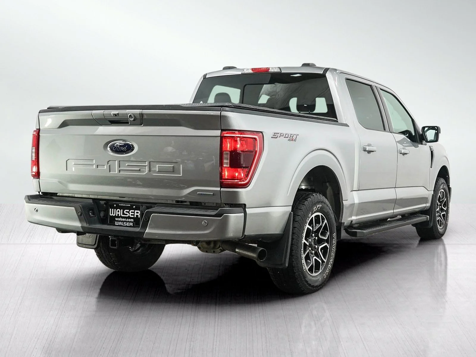 Used 2022  Ford XL image 5